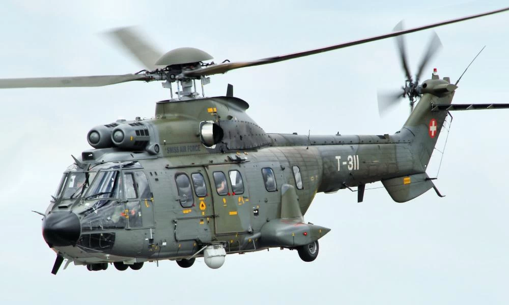 Μοναδικά πλάνα! AS-332 SUPER PUMA...εκ των έσω! (Βίντεο)